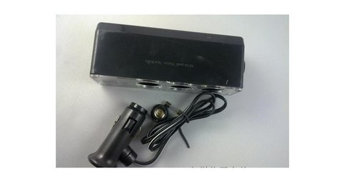 汽車一拖三點(diǎn)煙器 多設(shè)備車載充電的便捷之選